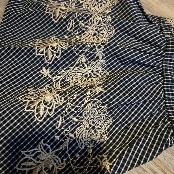 Nanette lepore Black White Gingham Bell Sleeve Blouse Embroidered sz XL Casual - Picture 4 of 7